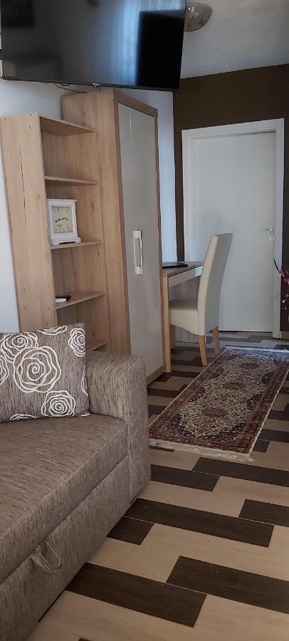 Apartment Iva Njivice Luaran gambar