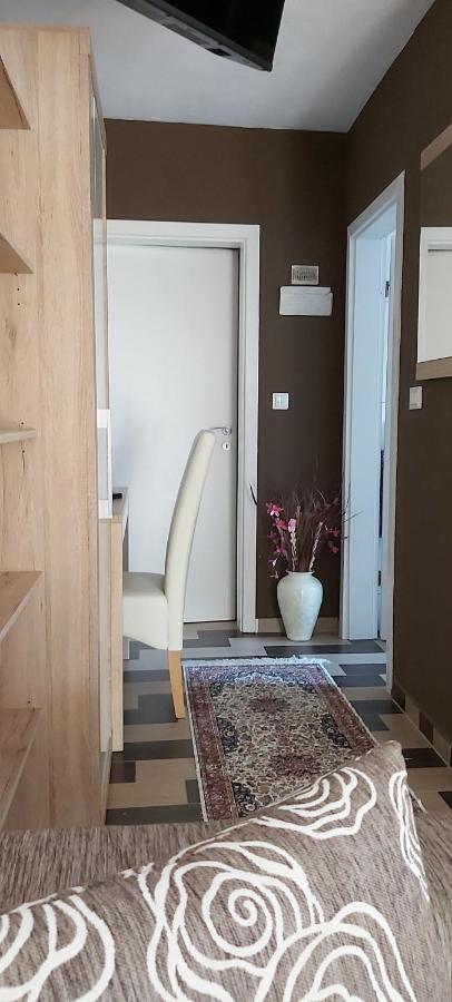 Apartment Iva Njivice Luaran gambar