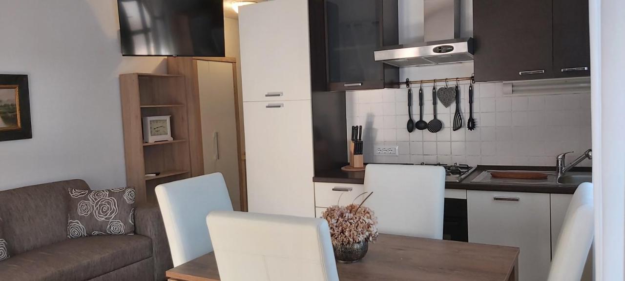 Apartment Iva Njivice Luaran gambar