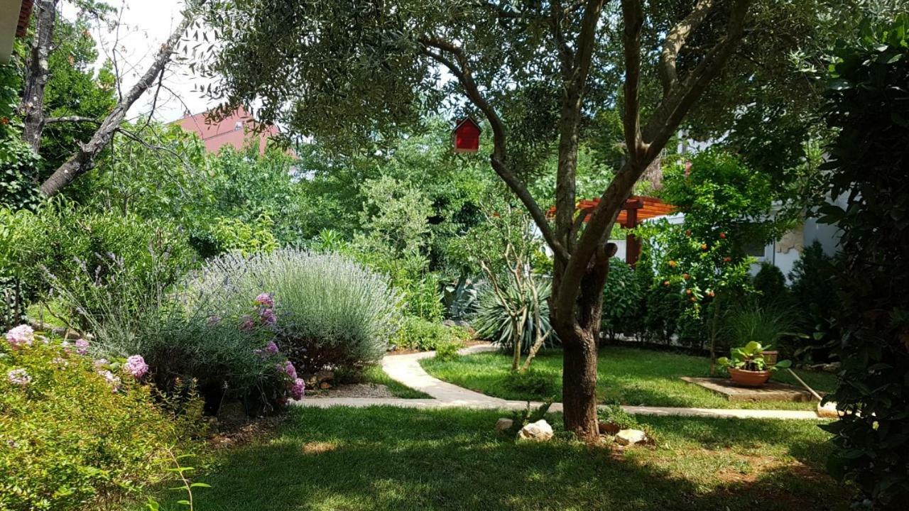 Apartment Iva Njivice Luaran gambar