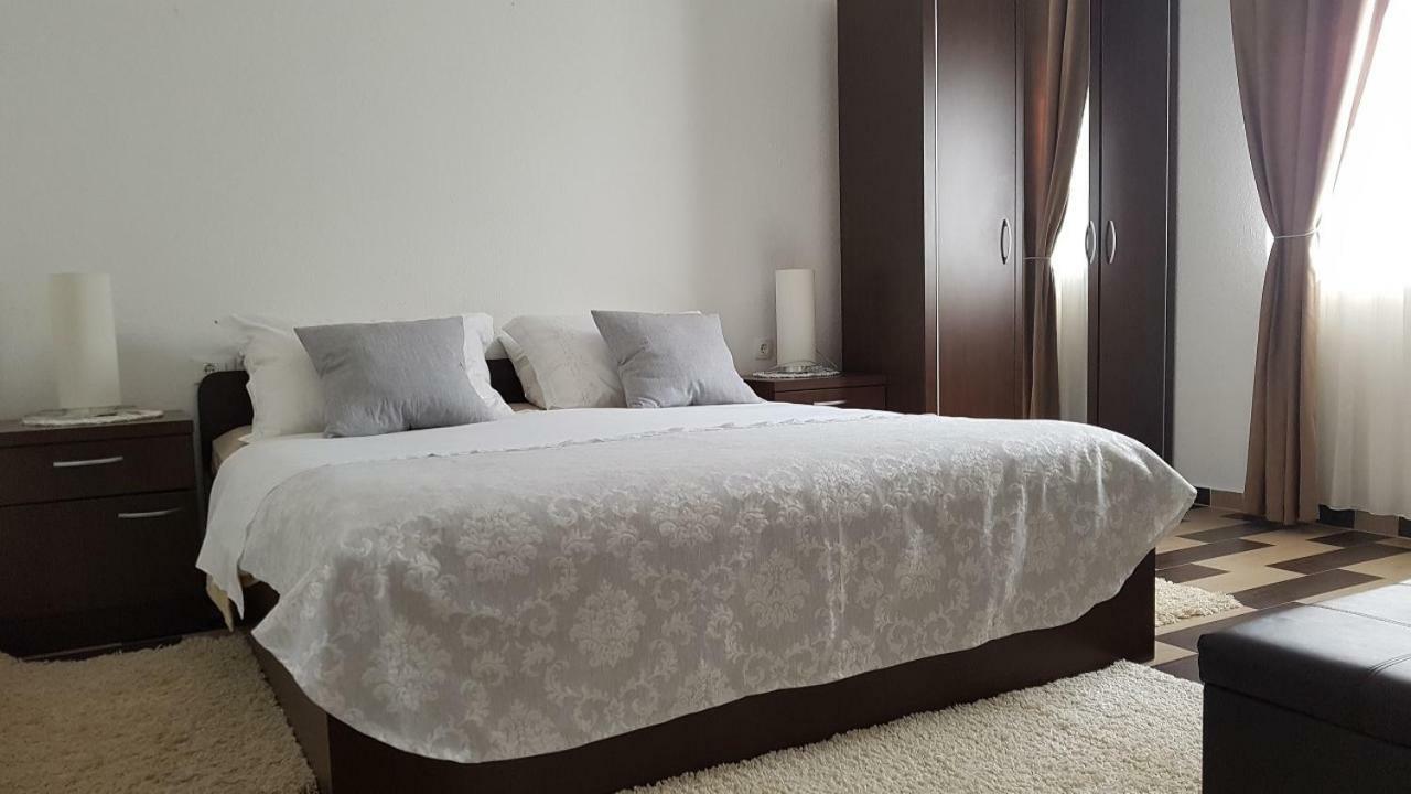 Apartment Iva Njivice Luaran gambar